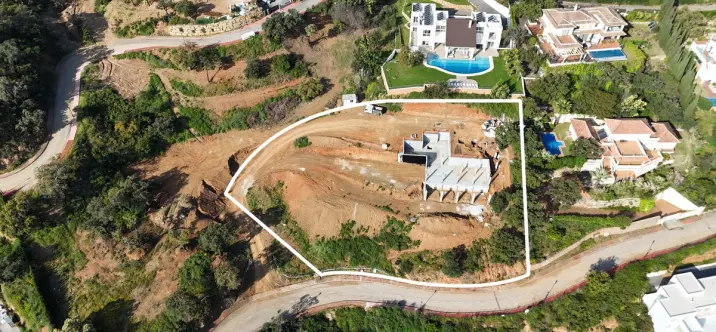 Sale of detached villa in La Mairena 4