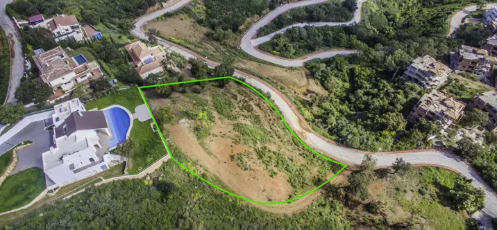 Sale of detached villa in La Mairena 3