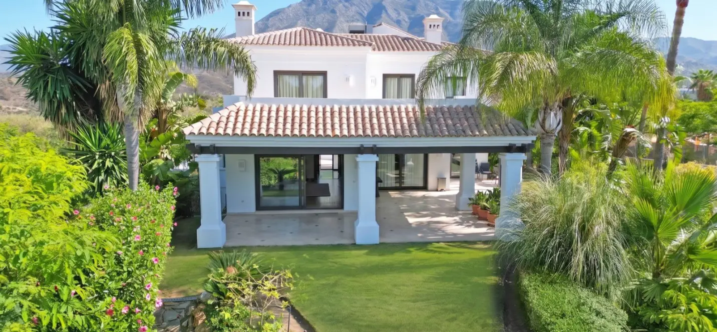 Sale of detached villa in The Golden Mile 0