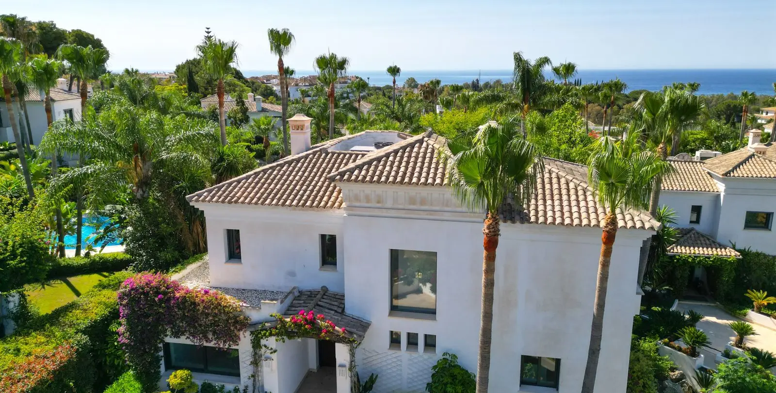 Sale of detached villa in The Golden Mile 3
