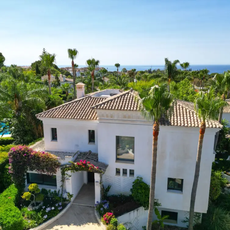 Sale of detached villa in The Golden Mile