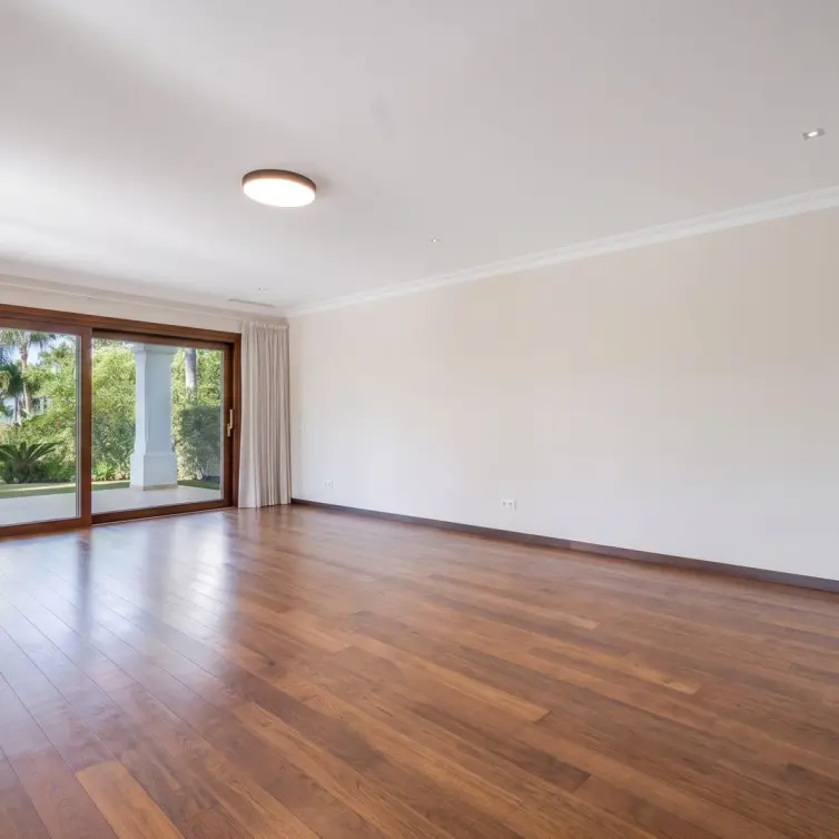 Sale of detached villa in The Golden Mile