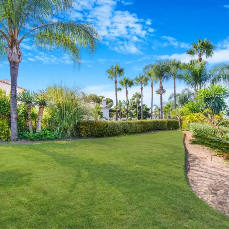 Sale of detached villa in The Golden Mile