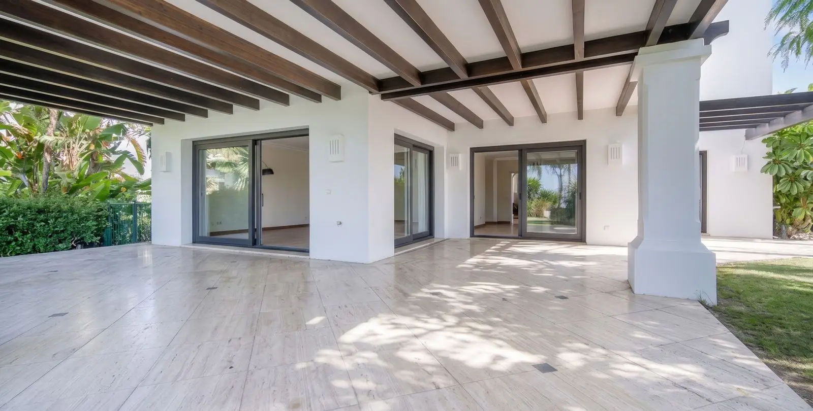 Sale of detached villa in The Golden Mile 16