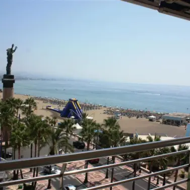 Sale of middle floor apartment in Puerto Banús