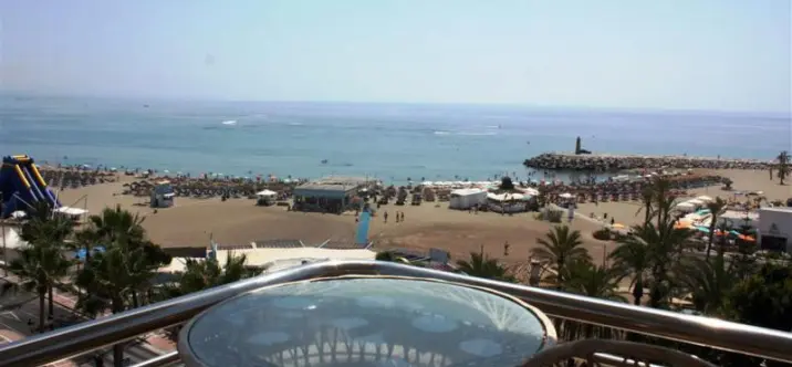 Sale of middle floor apartment in Puerto Banús 3