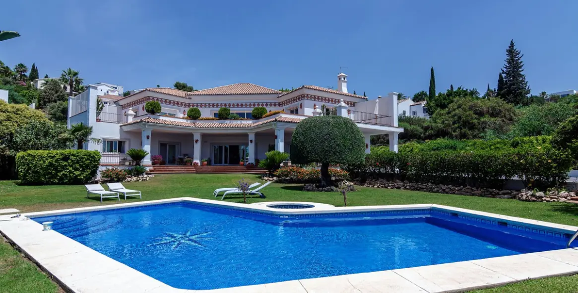 Продажа  отдельно стоящей виллы в Benahavís 1