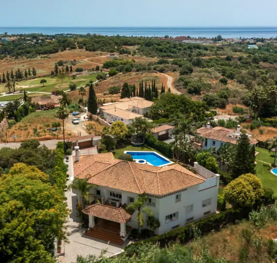 Продажа  отдельно стоящей виллы в Benahavís