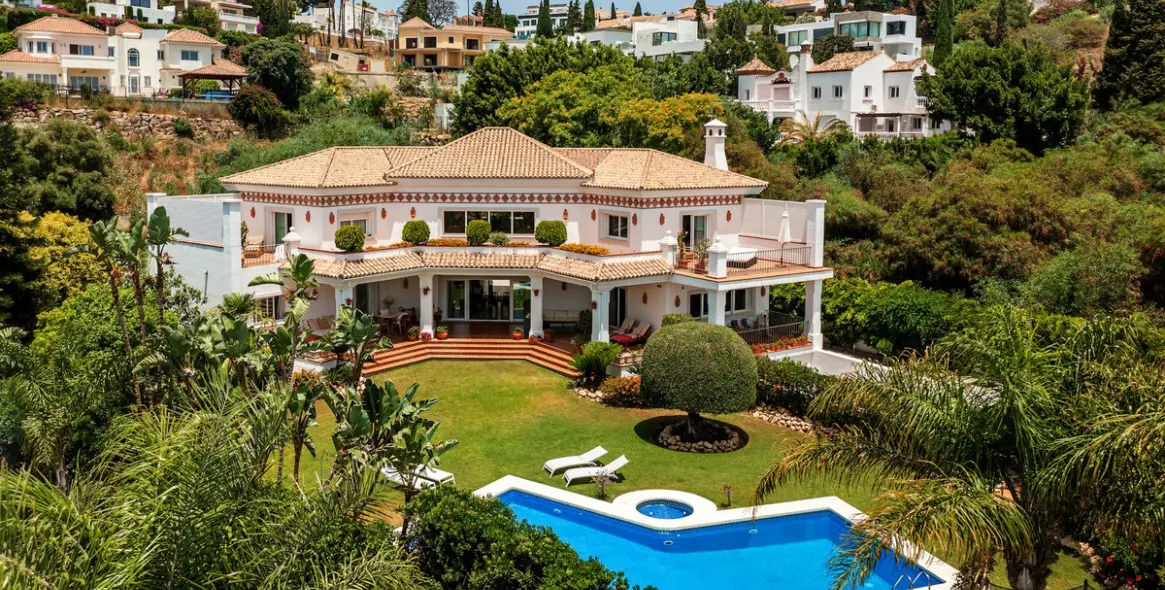 Продажа  отдельно стоящей виллы в Benahavís 3