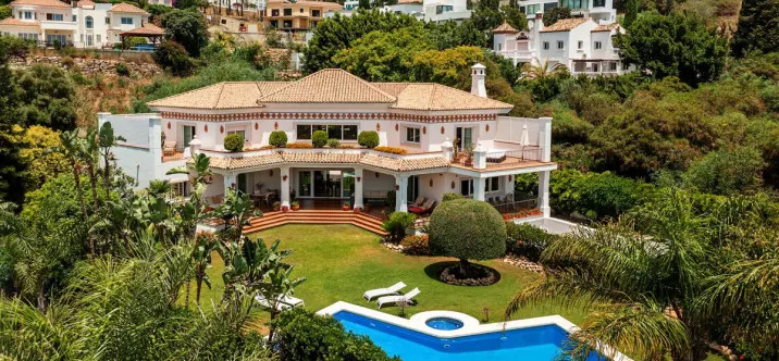 Продажа  отдельно стоящей виллы в Benahavís 2