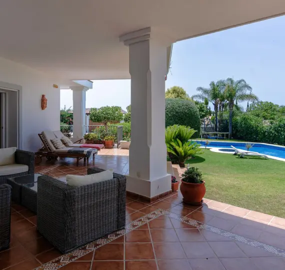 Продажа  отдельно стоящей виллы в Benahavís