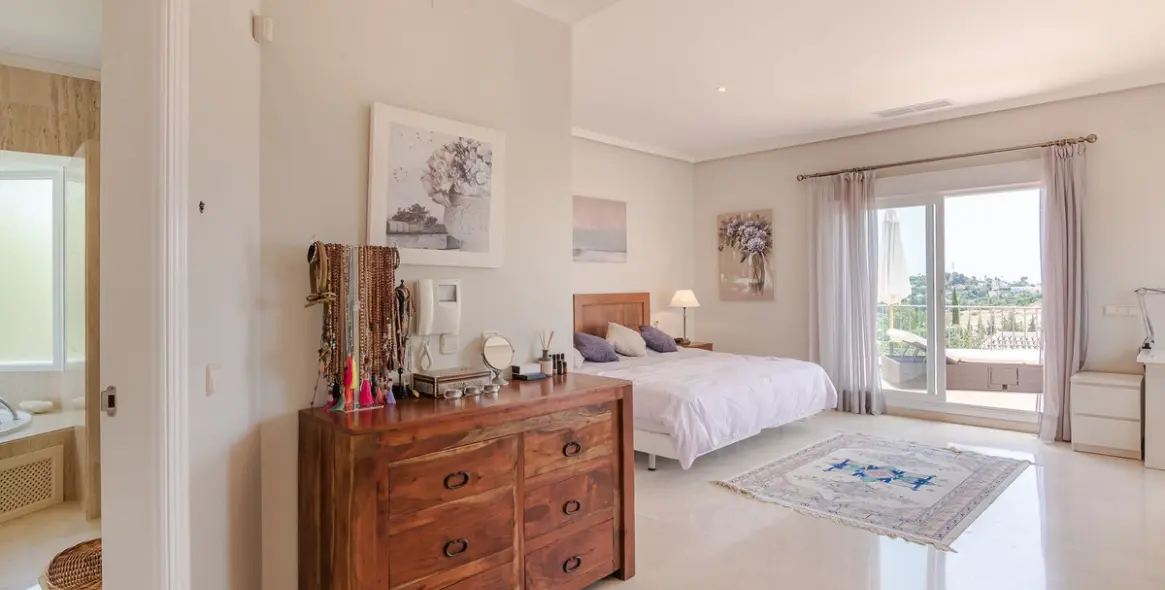 Продажа  отдельно стоящей виллы в Benahavís 12