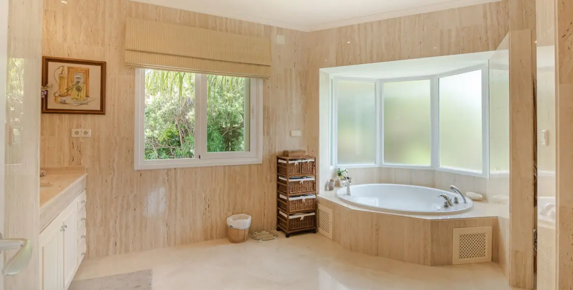 Продажа  отдельно стоящей виллы в Benahavís 14