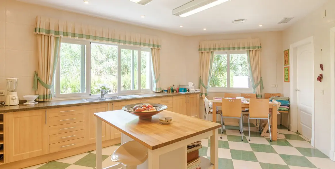 Продажа  отдельно стоящей виллы в Benahavís 19