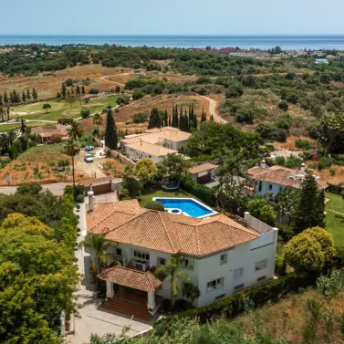 Продажа  отдельно стоящей виллы в Benahavís