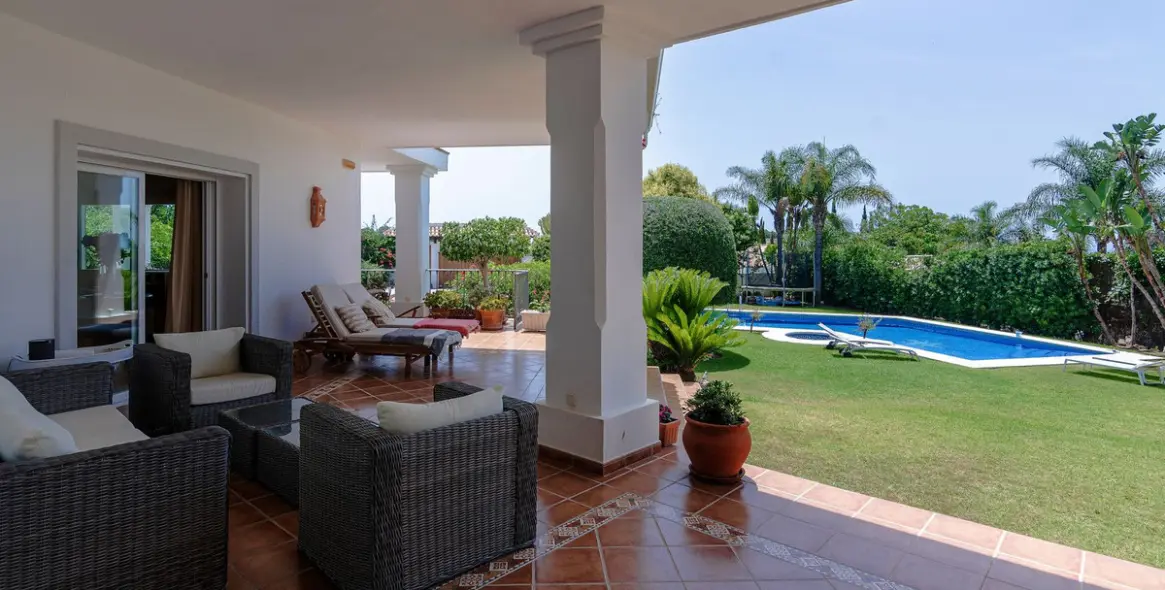 Продажа  отдельно стоящей виллы в Benahavís 4