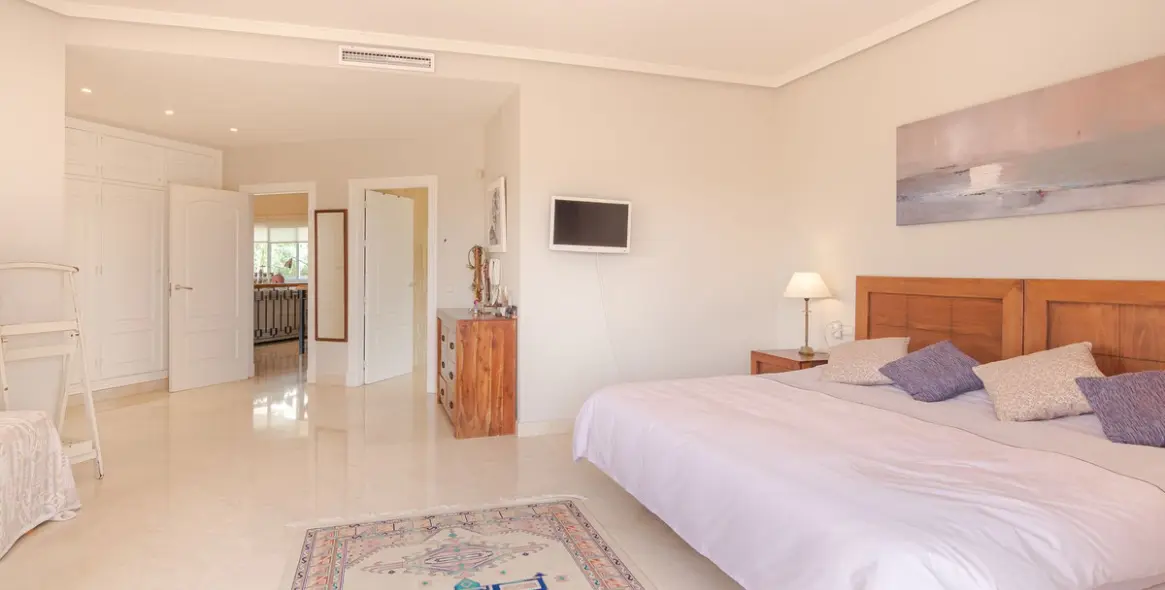 Продажа  отдельно стоящей виллы в Benahavís 13