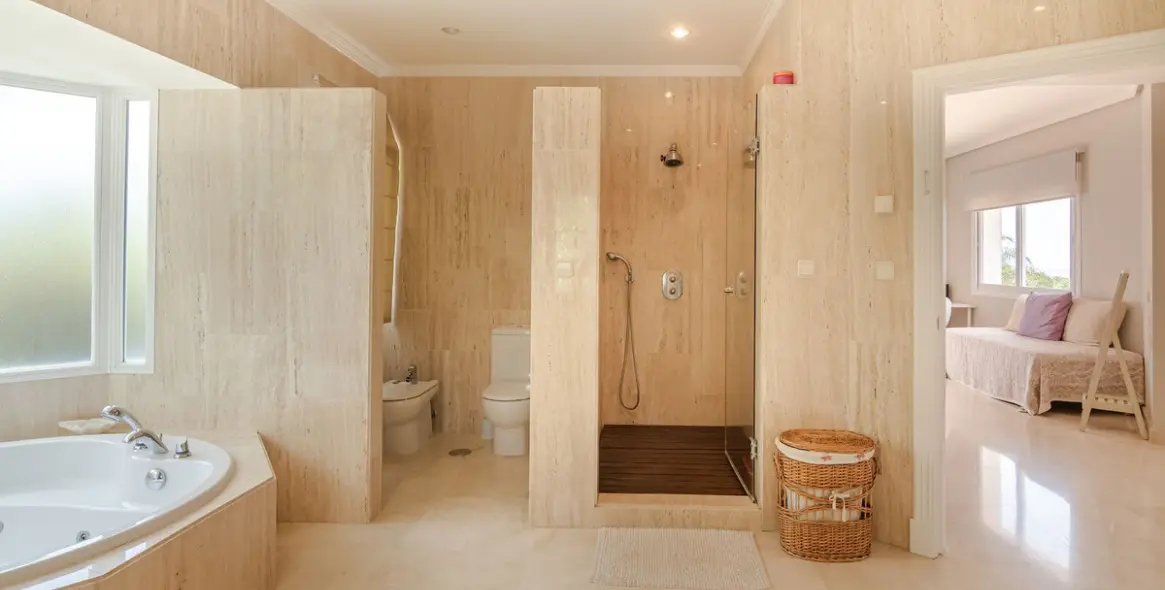 Продажа  отдельно стоящей виллы в Benahavís 15