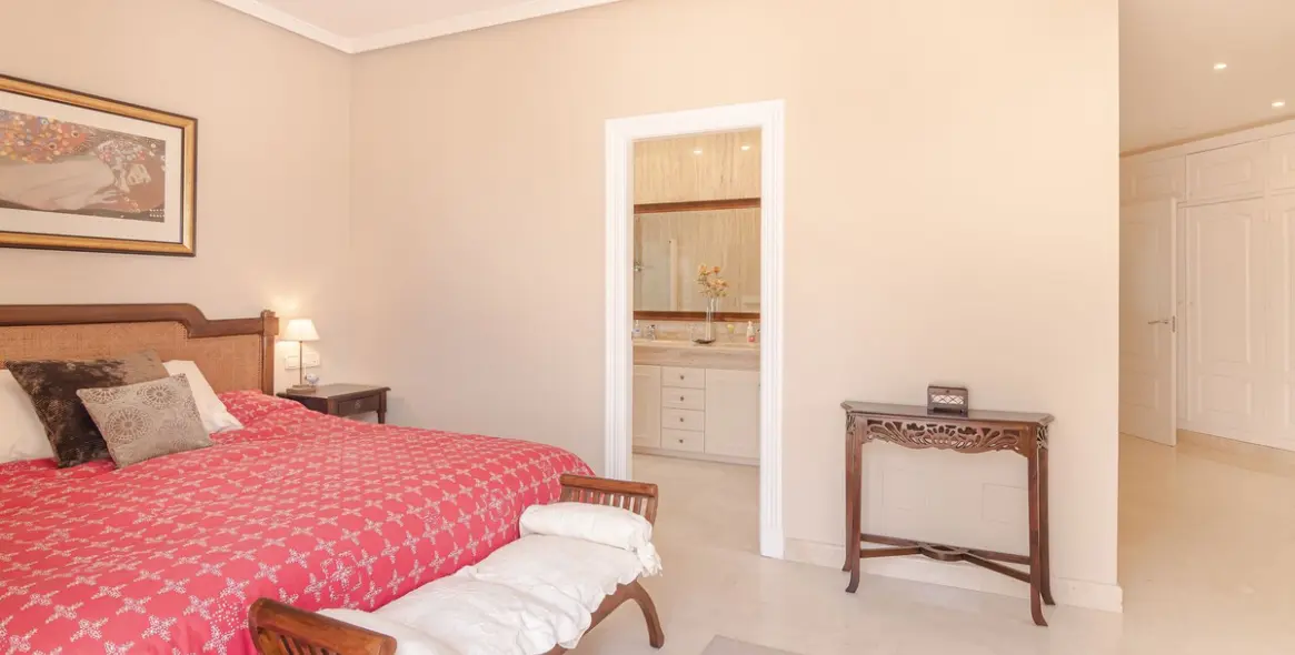 Sale of detached villa in Benahavís 27