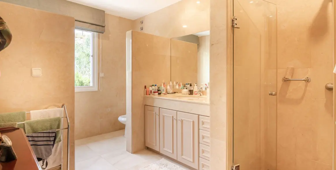 Sale of detached villa in Benahavís 28