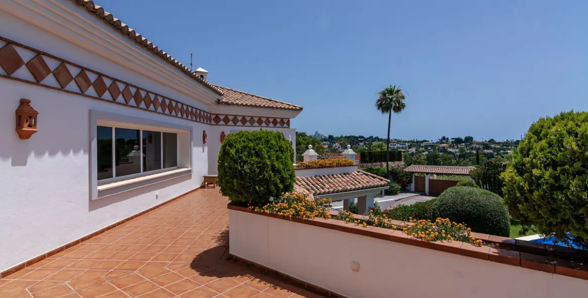 Sale of detached villa in Benahavís 33