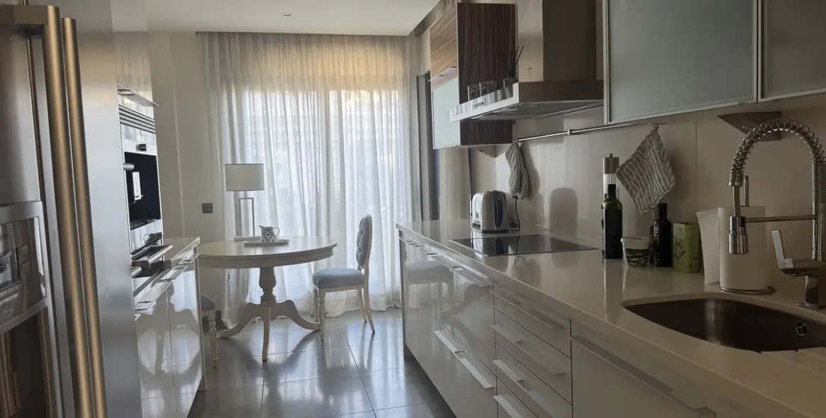 Sale of ground floor apartment in Estepona (district Estepona) 2