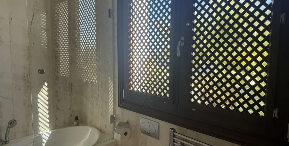 Sale of ground floor apartment in Estepona (district Estepona) 9