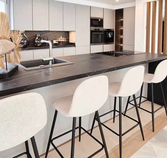 Продажа двухуровневого пентхауса в Marbella