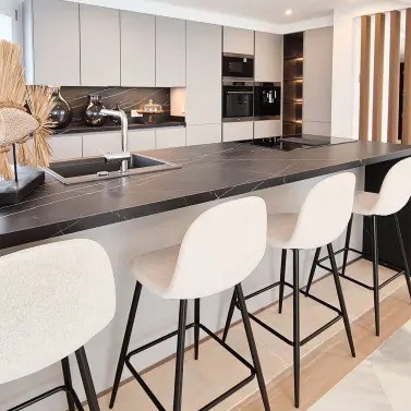 Продажа двухуровневого пентхауса в Marbella