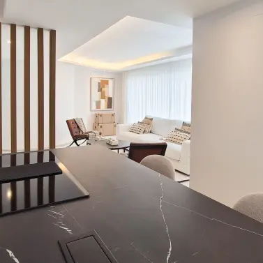 Продажа двухуровневого пентхауса в Marbella