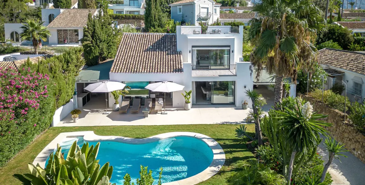 Продажа  отдельно стоящей виллы в Nueva Andalucía 1