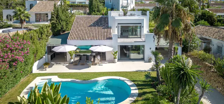 Venta de villa independiente en Nueva Andalucía 0