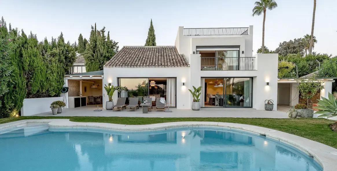 Продажа  отдельно стоящей виллы в Nueva Andalucía 2