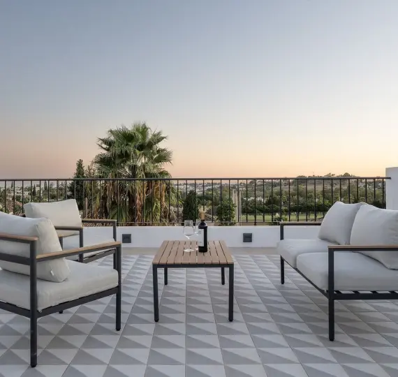 Venta de villa independiente en Nueva Andalucía