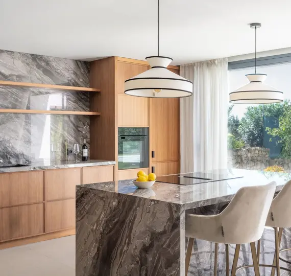 Venta de villa independiente en Nueva Andalucía