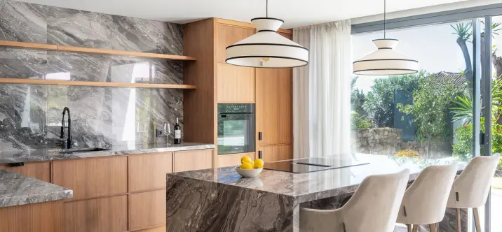 Venta de villa independiente en Nueva Andalucía 4