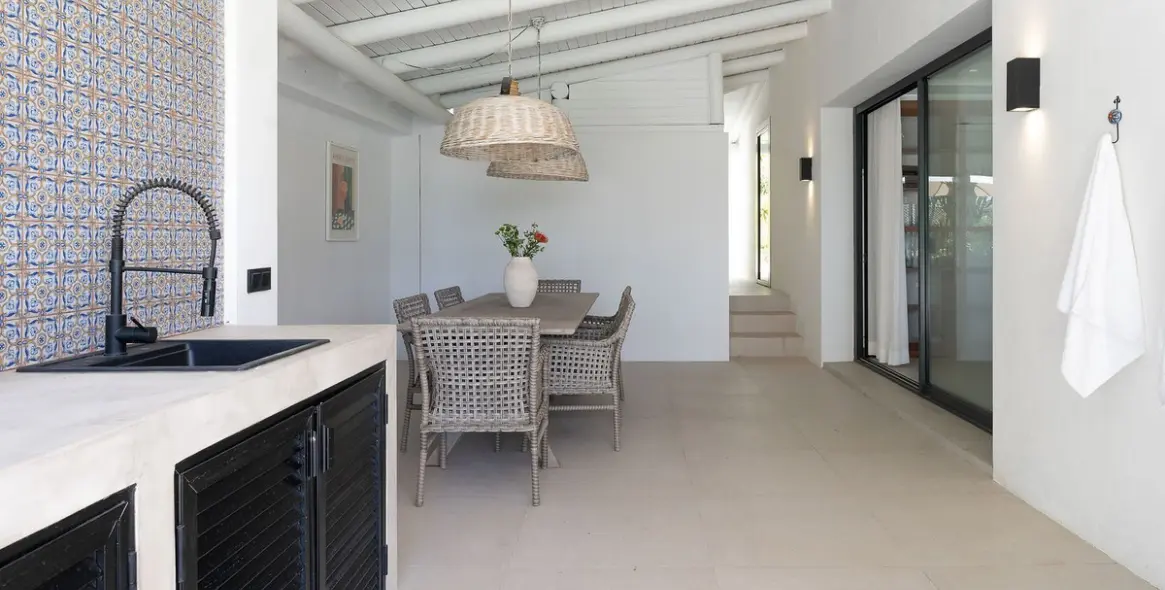 Продажа  отдельно стоящей виллы в Nueva Andalucía 11