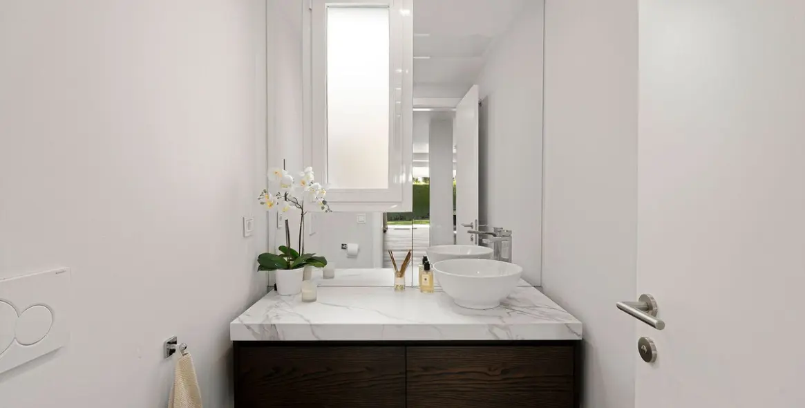 Продажа  отдельно стоящей виллы в Nueva Andalucía 9