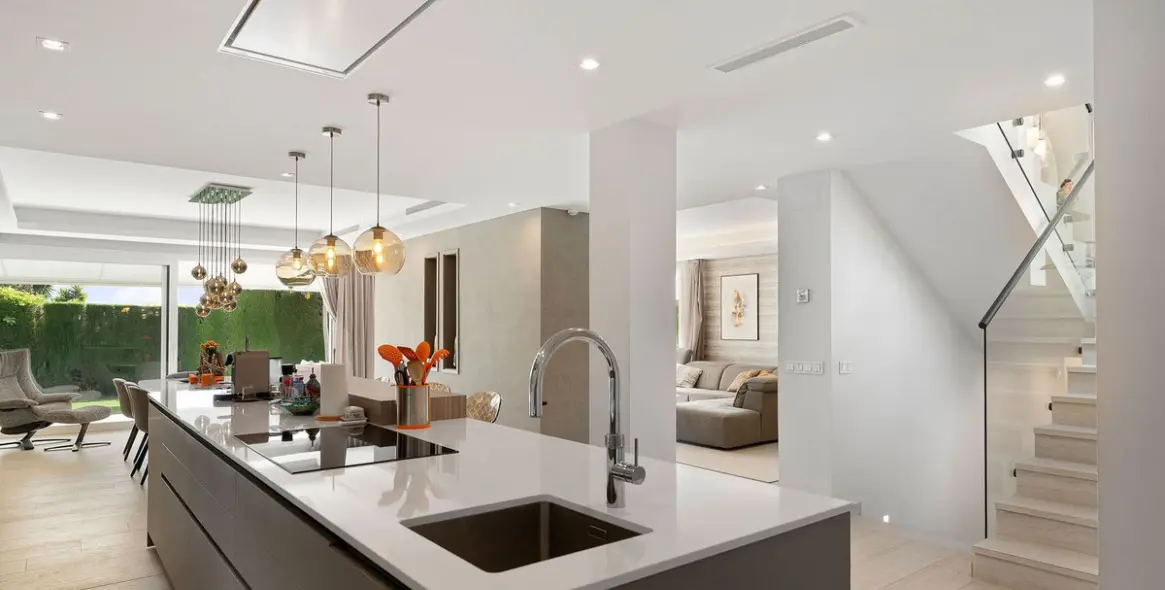 Sale of detached villa in Nueva Andalucía 3