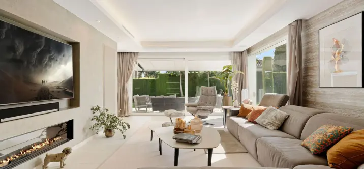 Venta de villa independiente en Nueva Andalucía 3