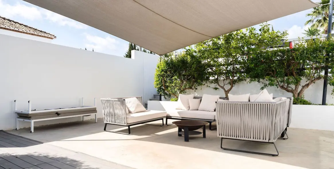 Sale of detached villa in Nueva Andalucía 15