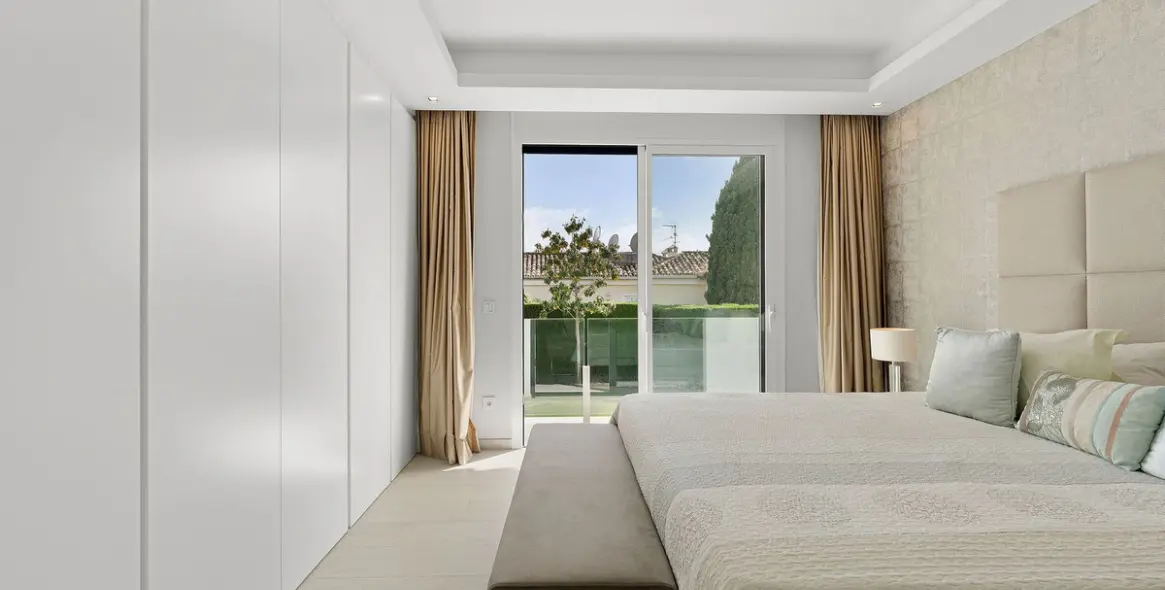 Sale of detached villa in Nueva Andalucía 17