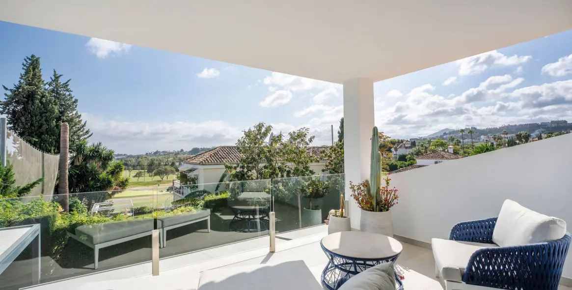 Sale of detached villa in Nueva Andalucía 19