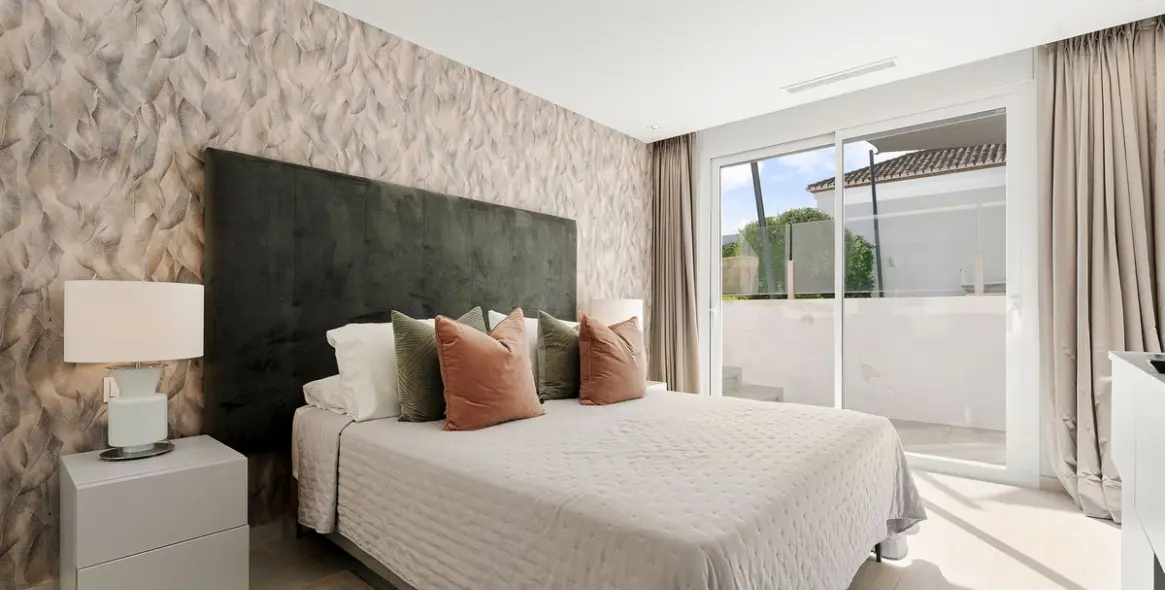 Sale of detached villa in Nueva Andalucía 22