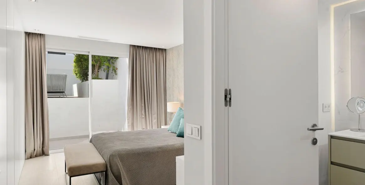 Sale of detached villa in Nueva Andalucía 24