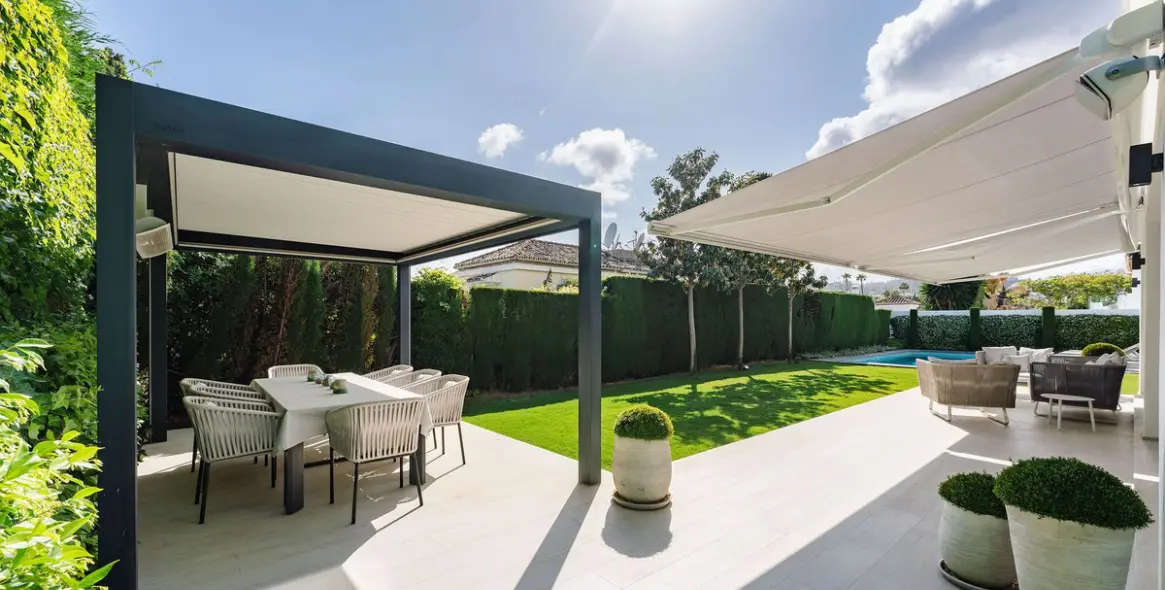 Sale of detached villa in Nueva Andalucía 32