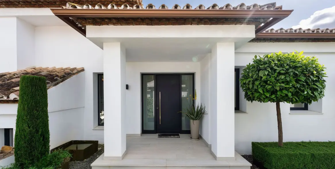 Sale of detached villa in Nueva Andalucía 36