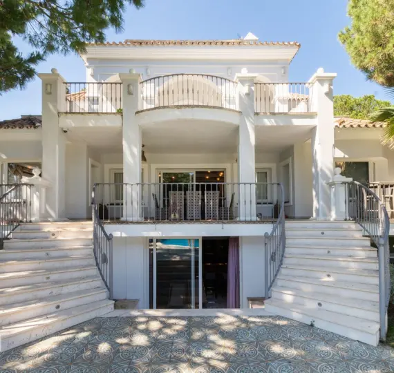 Oтдельно стоящая вилла R3797722