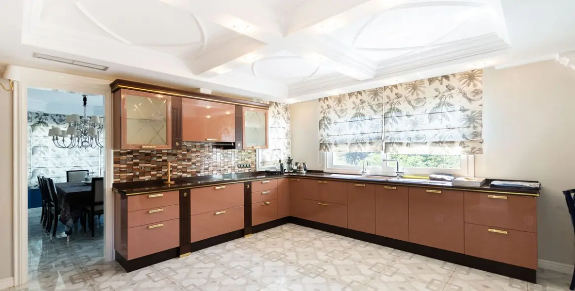 Продажа  отдельно стоящей виллы в Marbella East (район Hacienda Las Chapas) 6