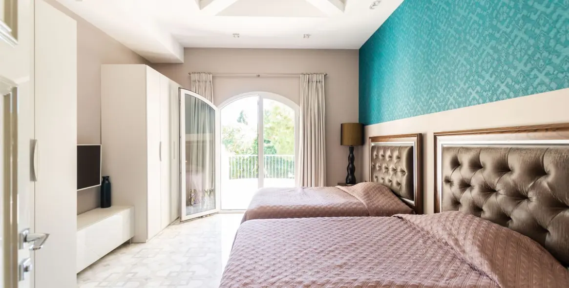 Sale of detached villa in Hacienda Las Chapas 26